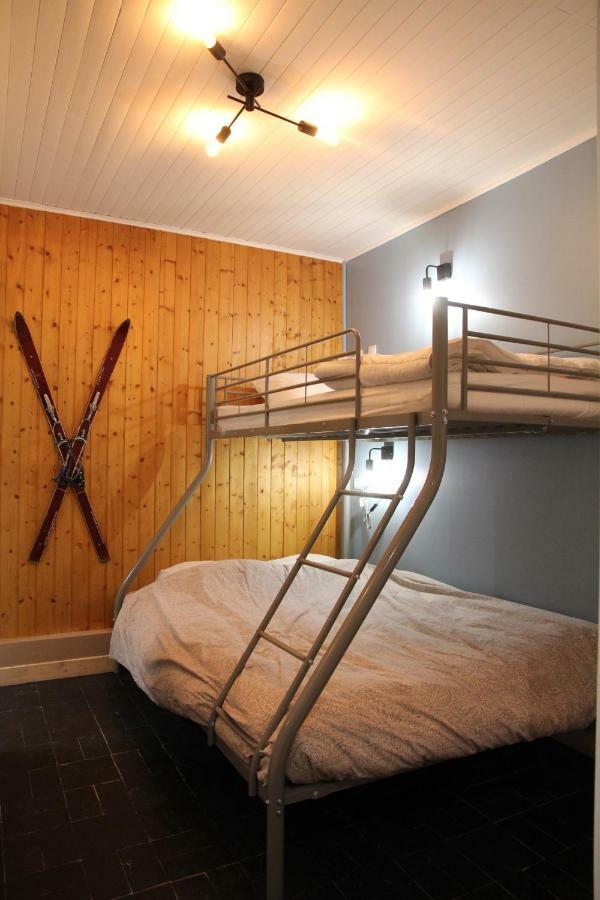 Les Ambrunes Châtel Esterno foto